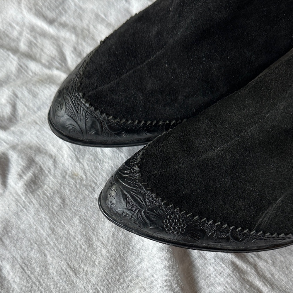 Sofft Bastia Gothic Western Black Heeled Embossed Suede Leather Boots 8 - Picture 9 of 13